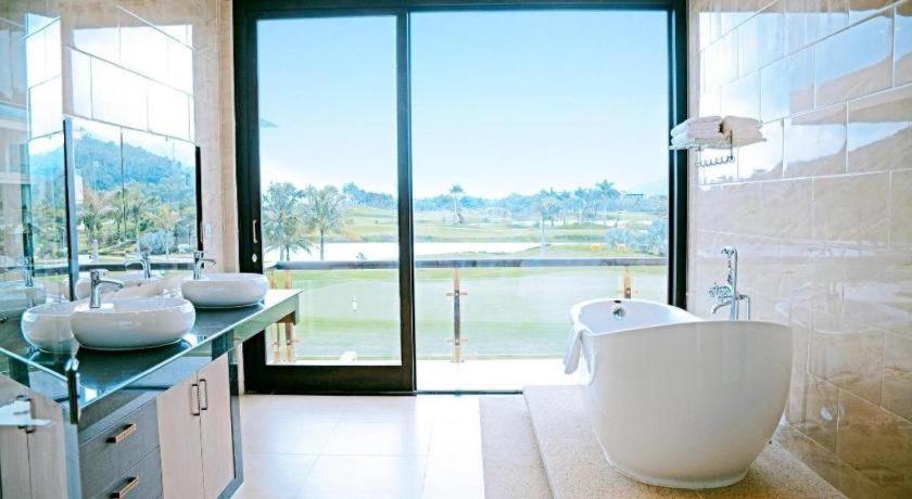 Diamond Bay Golf And Villas Nha Trang Exteriör bild
